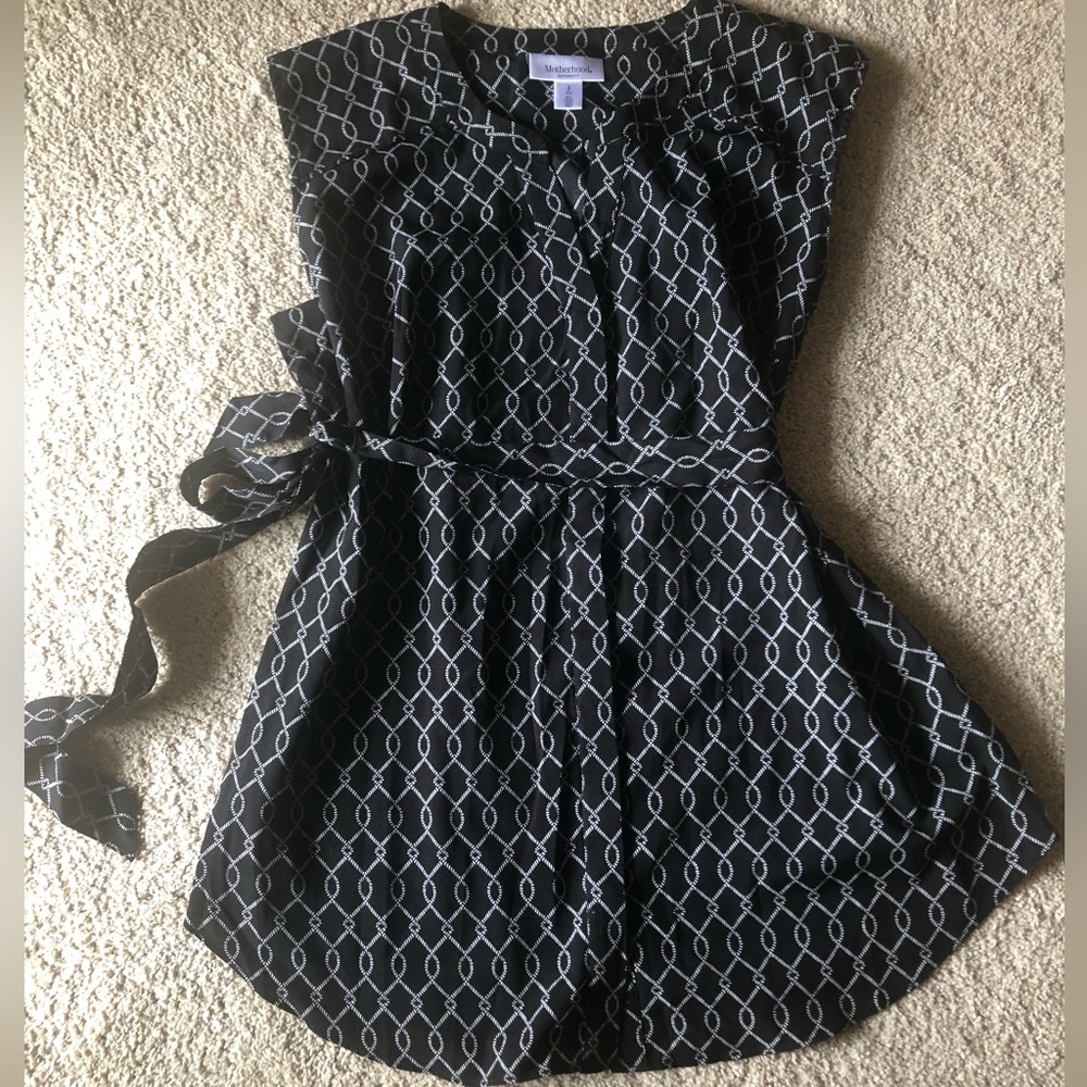 Motherhood maternity black and white button down blouse